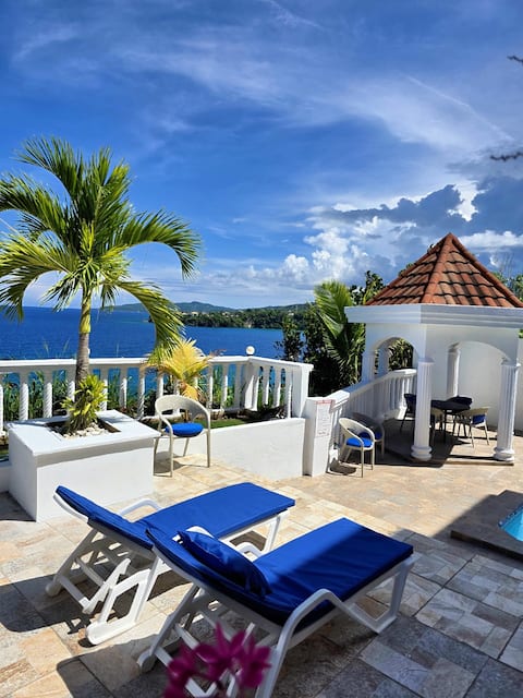 Staffed Villa in Gated community with pool