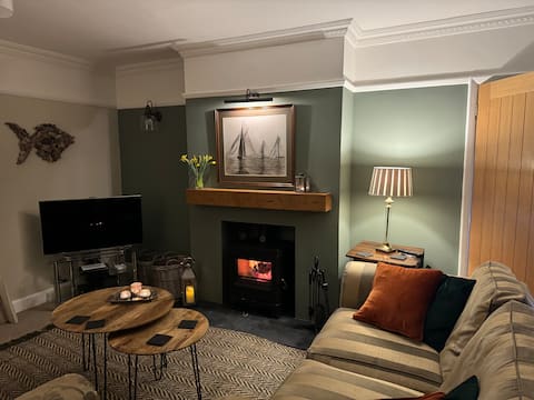 Successful Airbnb property: Stunning views Southampton Water and the Solent in Cowes