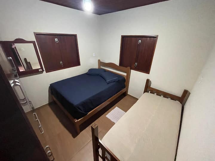 Колку со брачен кревет (широк 150-179 см) и единечен кревет (широк 180-179 см) 