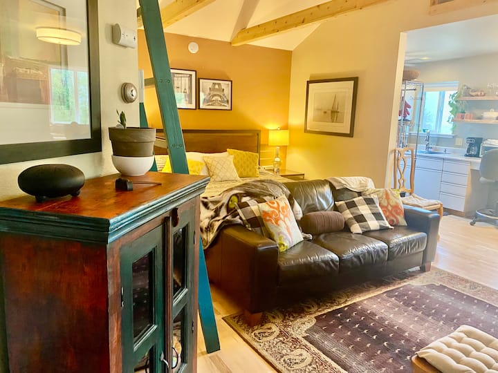 The Holiday House Apartment - Durango, CO
