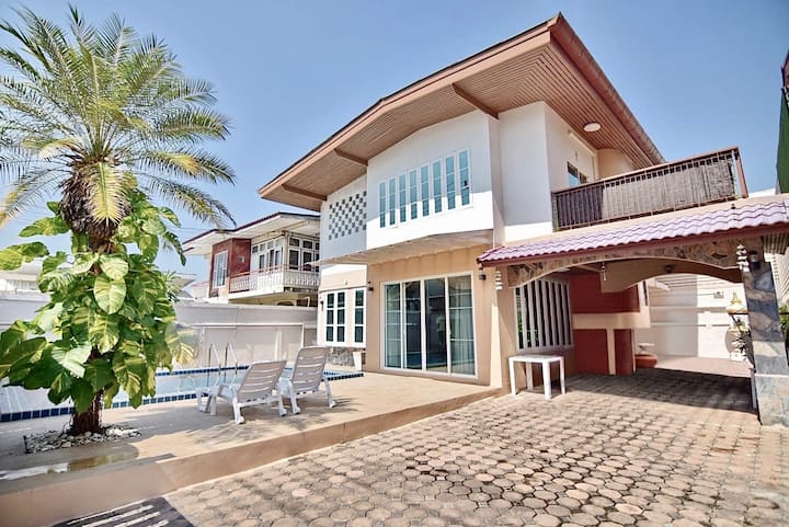 Spacious Home With Pool In Hua Hin Town Centre - Hua Hin