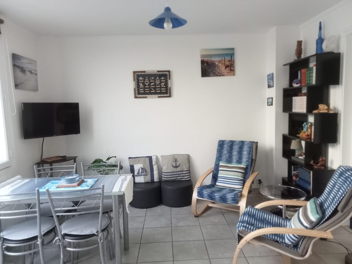 Top performing Airbnb: Visit Boulogne without a car (private garage) in Boulogne Sur Mer