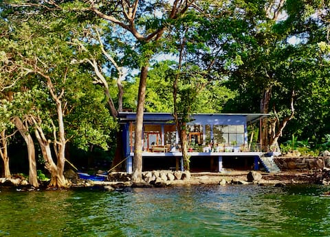 The Heron House, by Finca Ometepe