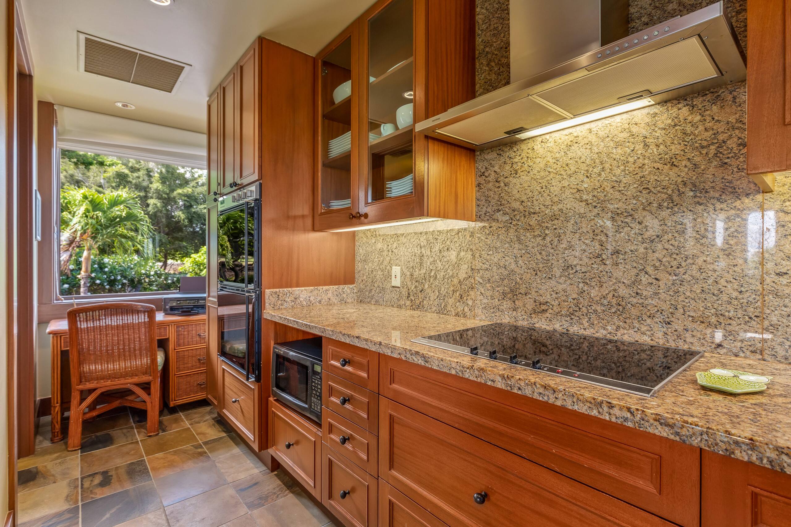 Villa in Kailua-Kona · ★4.75 · 2 bedrooms · 3 beds · 2 baths - Image 11
