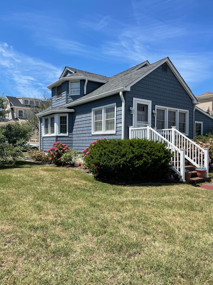 Beach Home 1 Block From The Beach! - Point Pleasant Beach, NJ