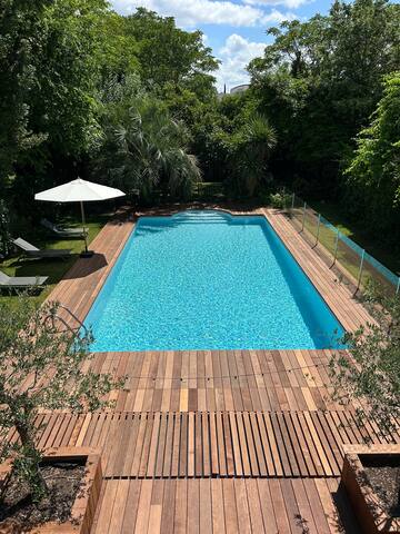 Maison familiale dans Bordeaux grande piscine gallery image 2
