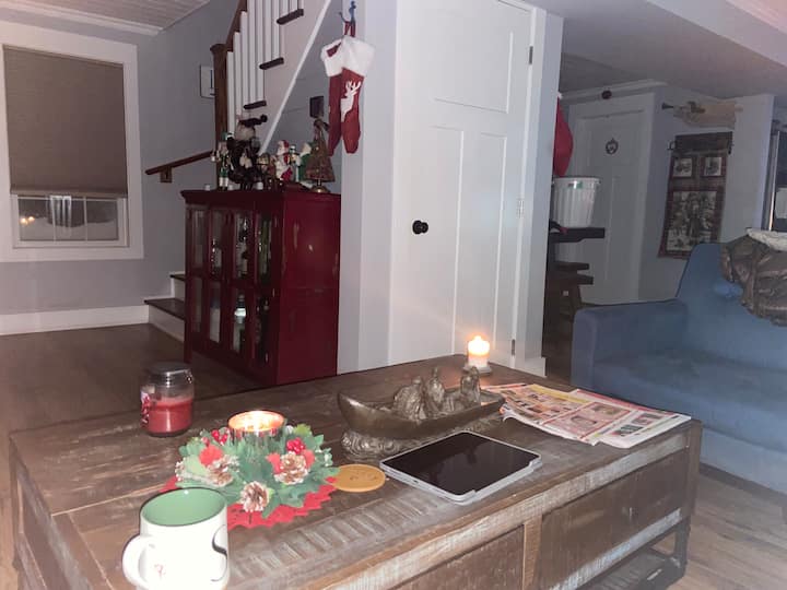 Comfy Cabin By The Beach - Crystal Beach
