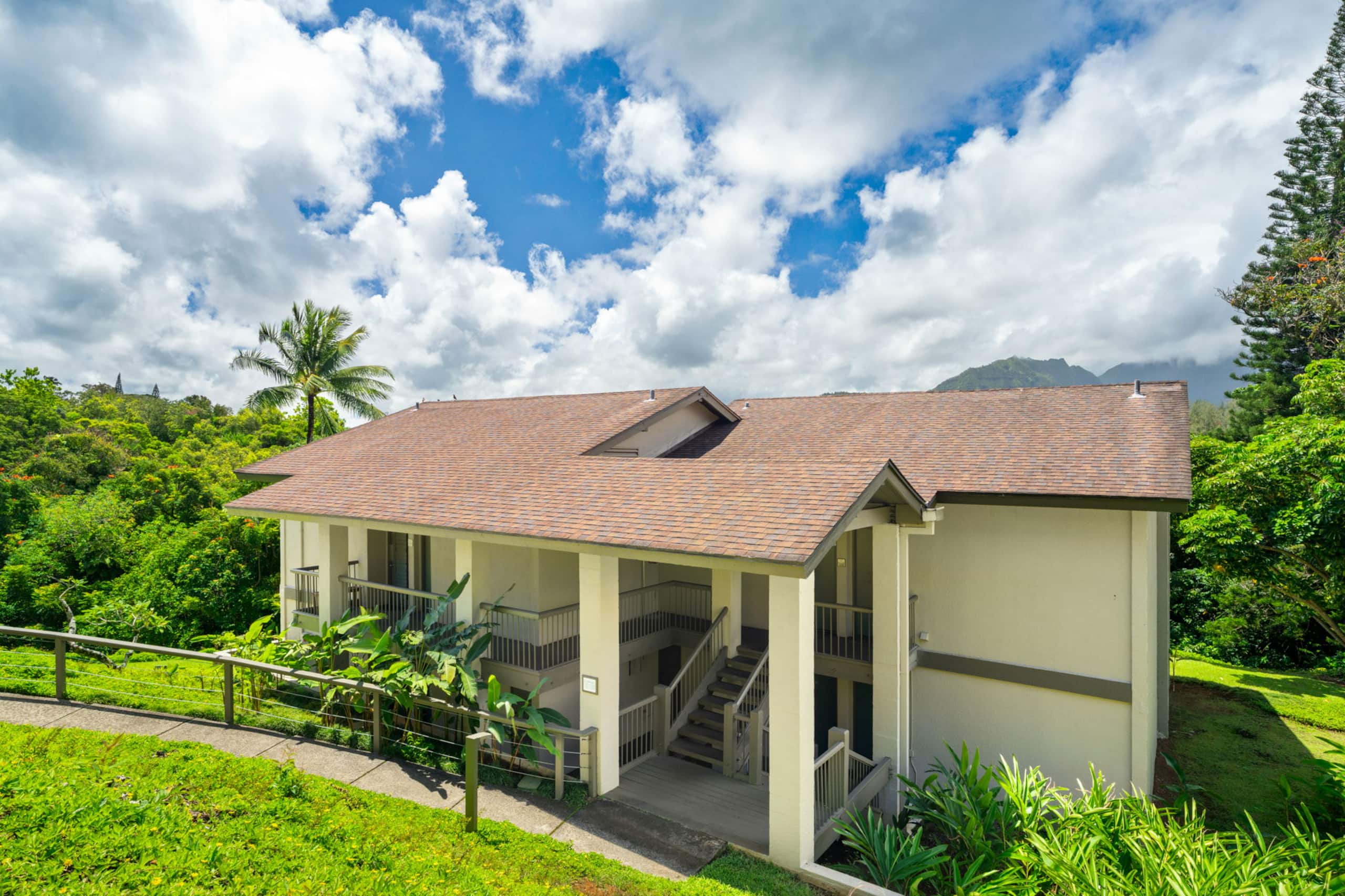 Resort in Princeville · ★4.88 · Studio · 2 beds · 1 private bath - Image 10