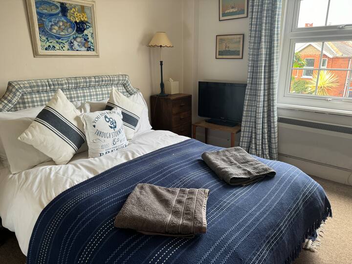 King size double bed