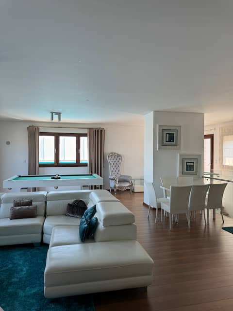 Glamorous Penthouse Private Swimming Pool, Oriente