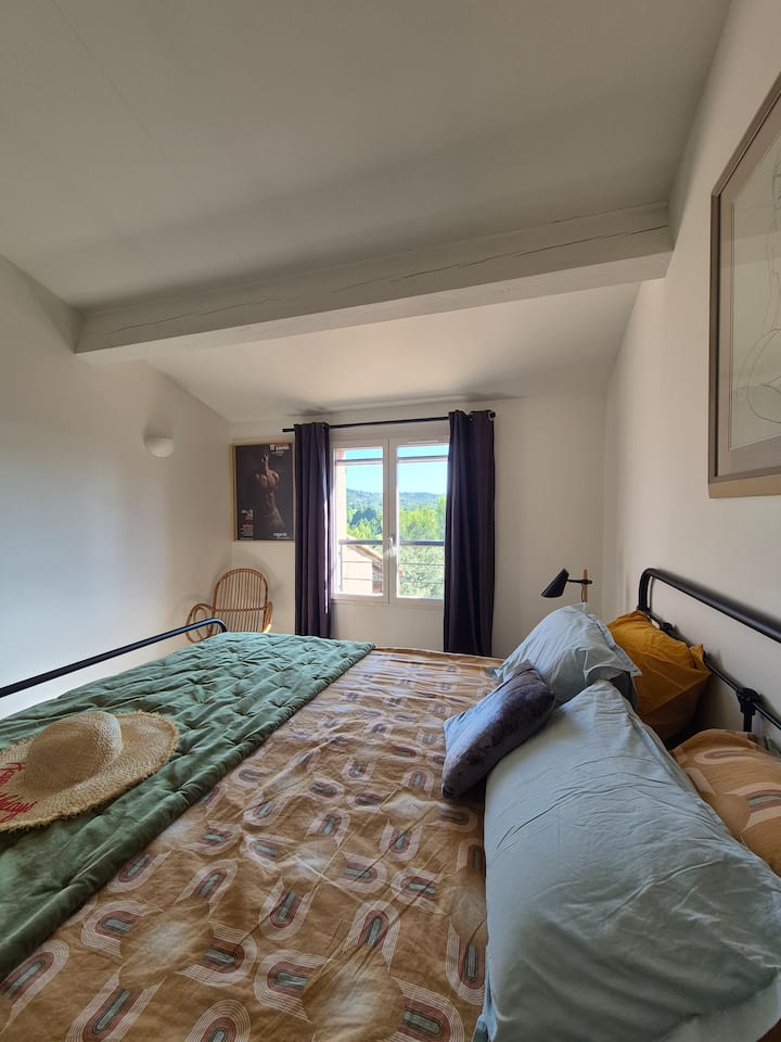 საძინებელი 1