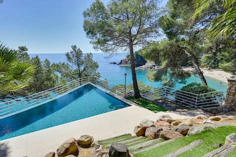 ★ CoastalVillas - Villa Bay View ★ on the beach!