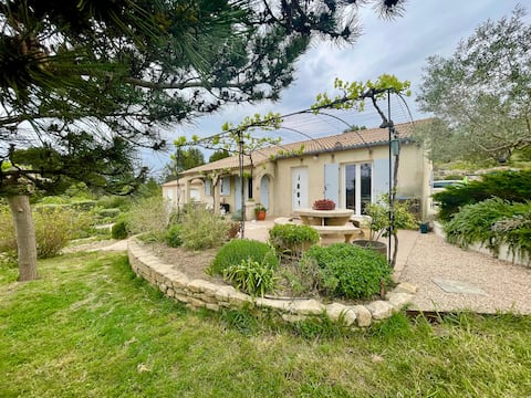 House with stunning views of the Pont du Gard.