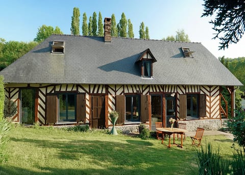 Warm farmhouse near Honfleur