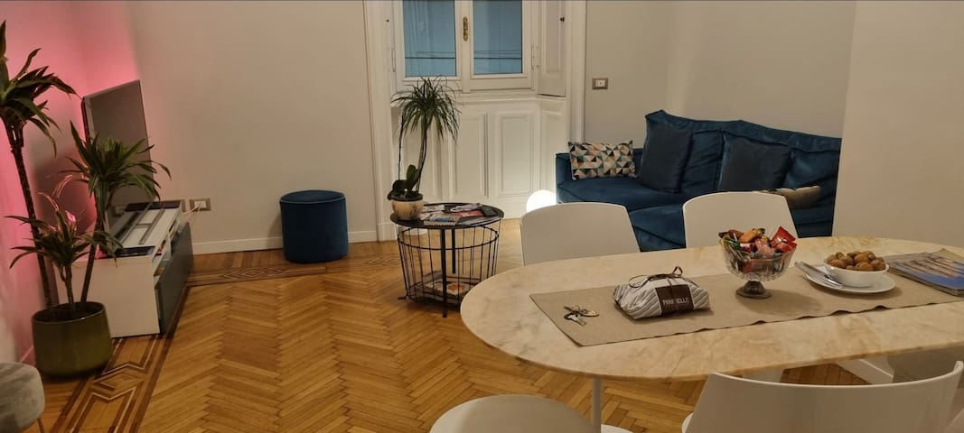 DOWNTOWN***** DUOMO~ RealMilanoLux >REAL SANITIZED gallery image 4