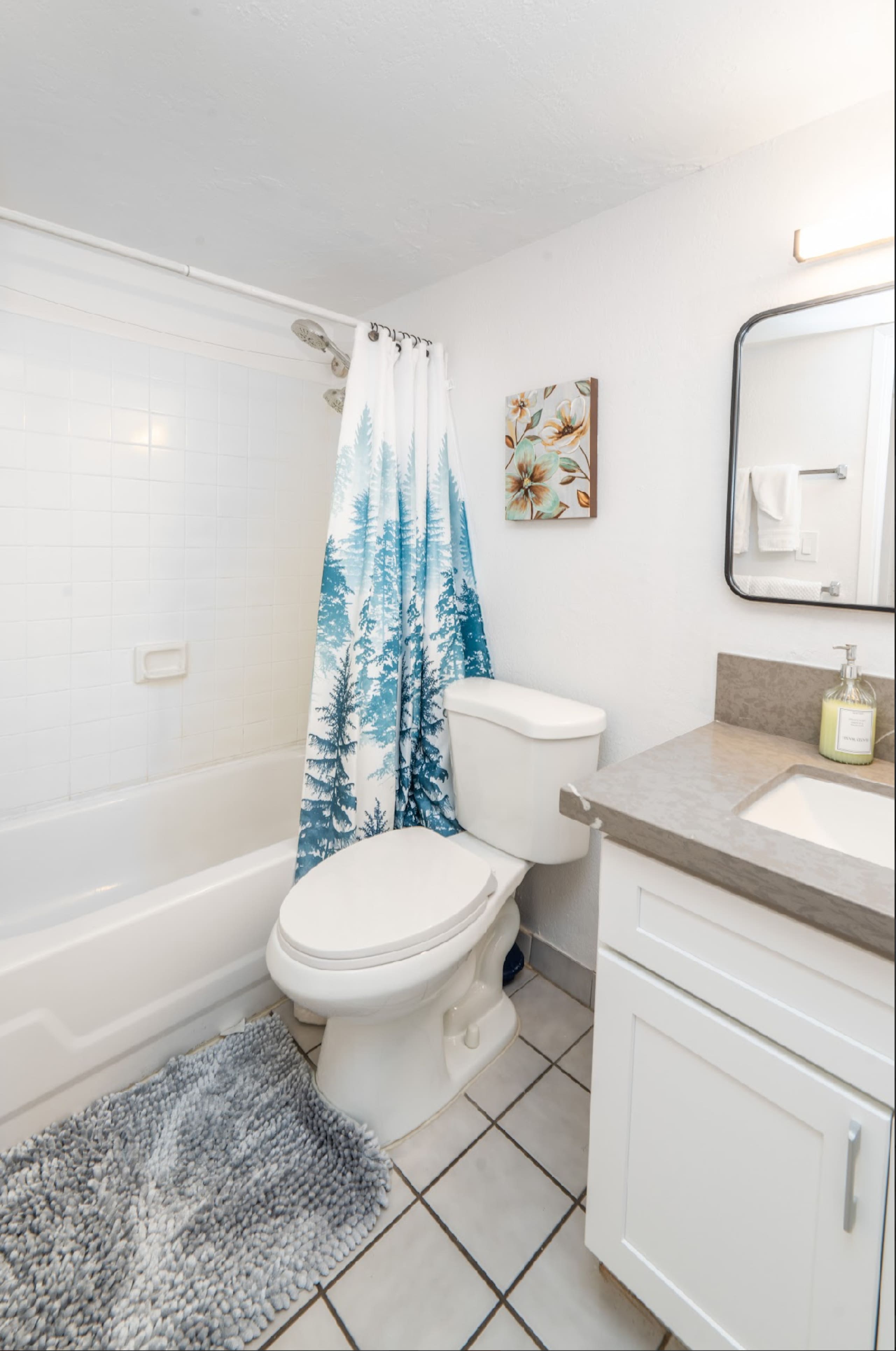 Condo in Honolulu · ★4.68 · 1 bedroom · 1 bed · 1 private bath - Image 5