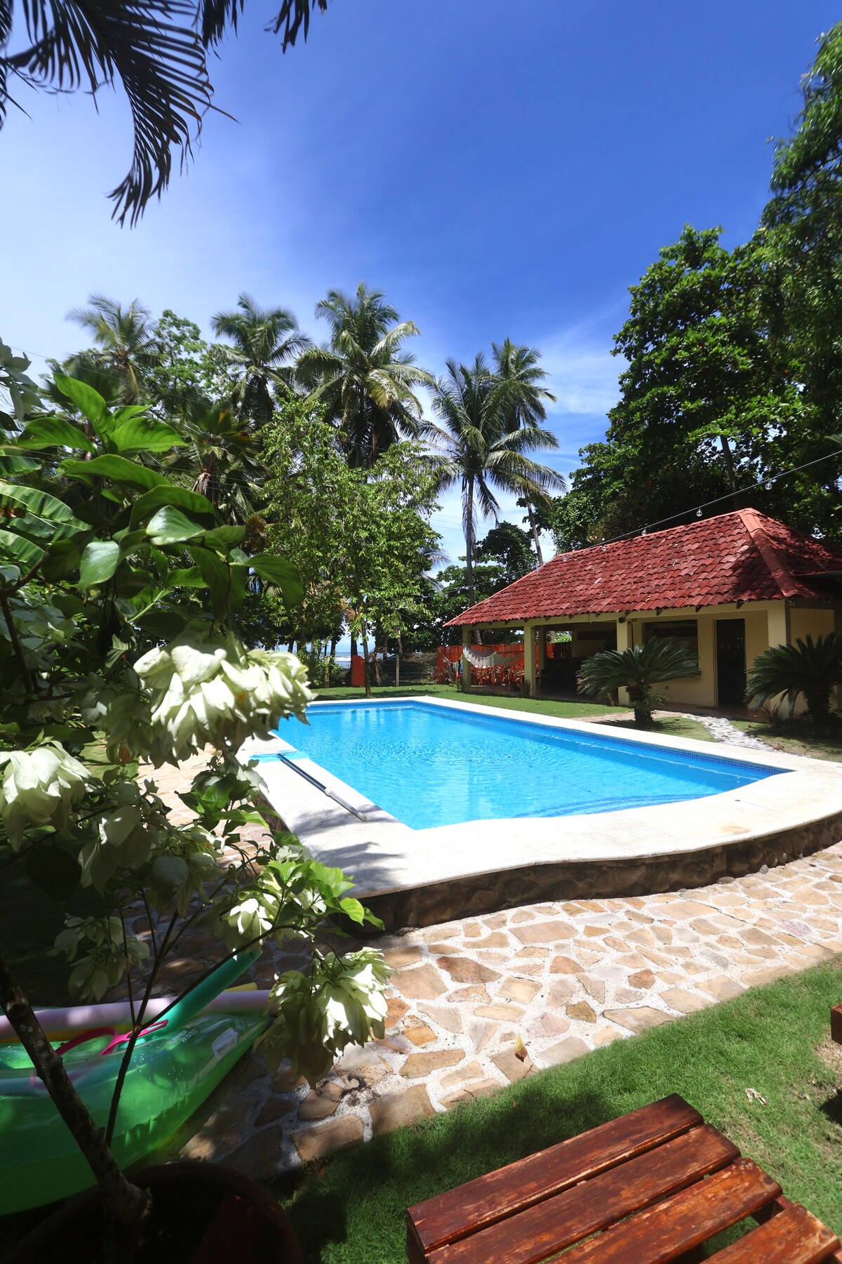 Beautiful Oceanfront Costa Rica Living Houses for Rent in Esterillos