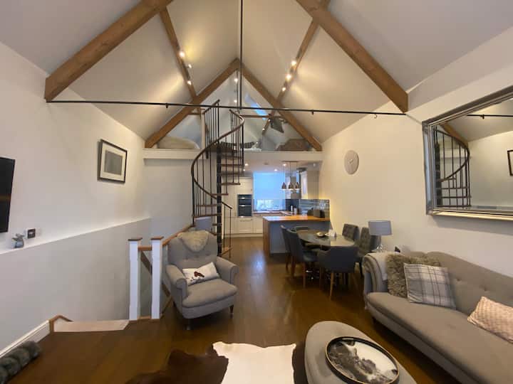 The Chapel, Cirencester, Cotswolds - Cirencester