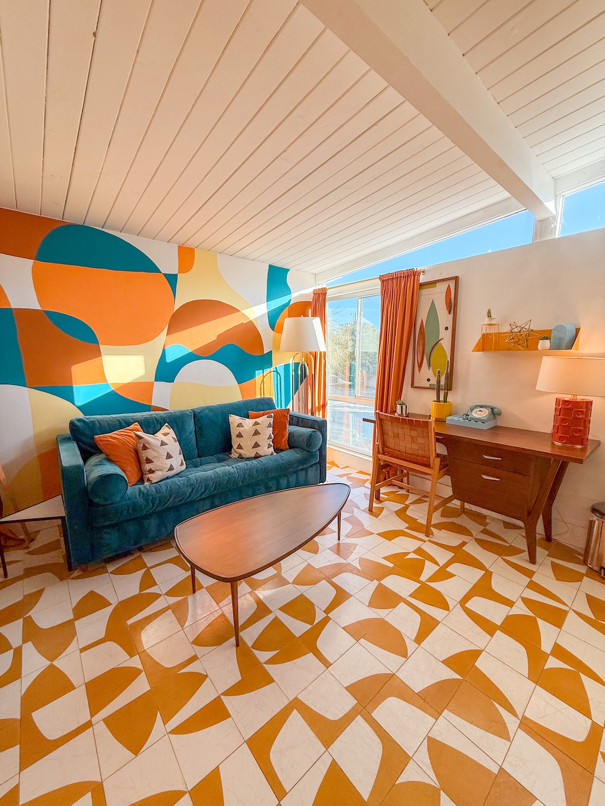 Dazey Desert House - A Colorful Design Dream - Houses for Rent in