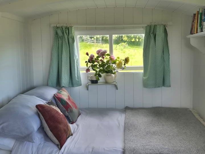 The Lambing Hut- Secluded Escape With Outdoor Bath - Looe