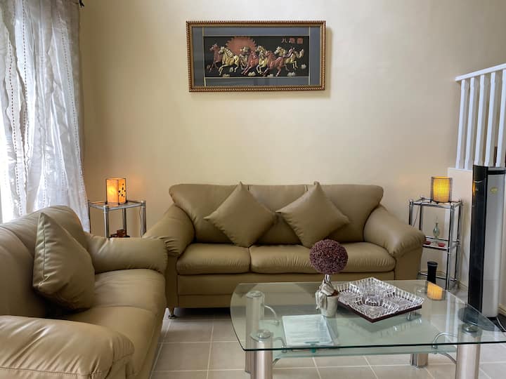 Serene Home In The City - Manila