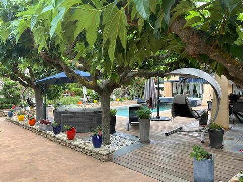 Bright house with heated pool