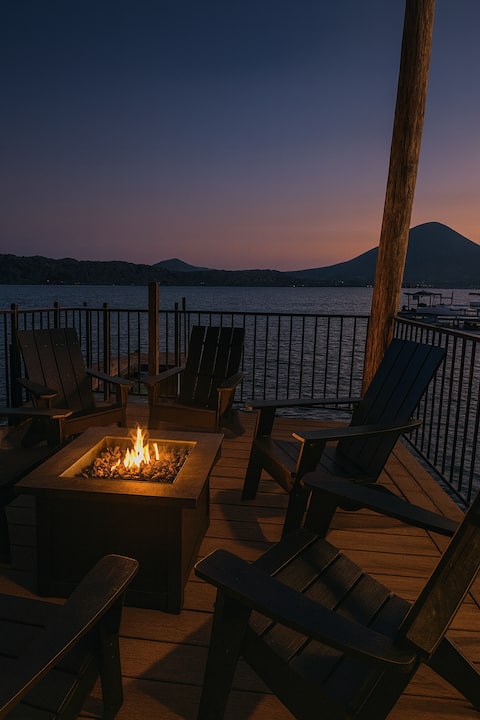 Cozy Winter Retreat • Family & Pet-Friendly