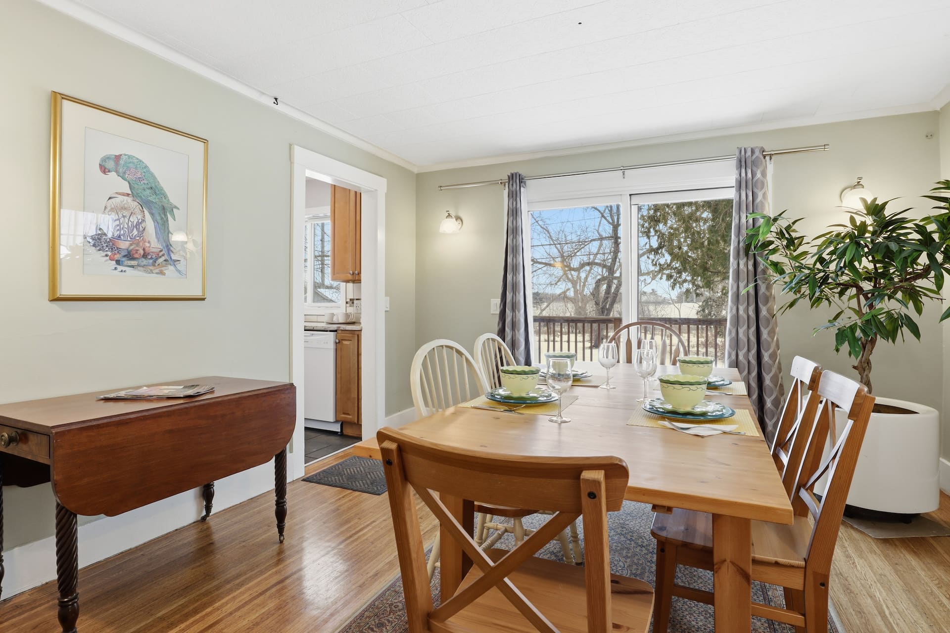 Kiwi Cottage - country space, timeless city charm