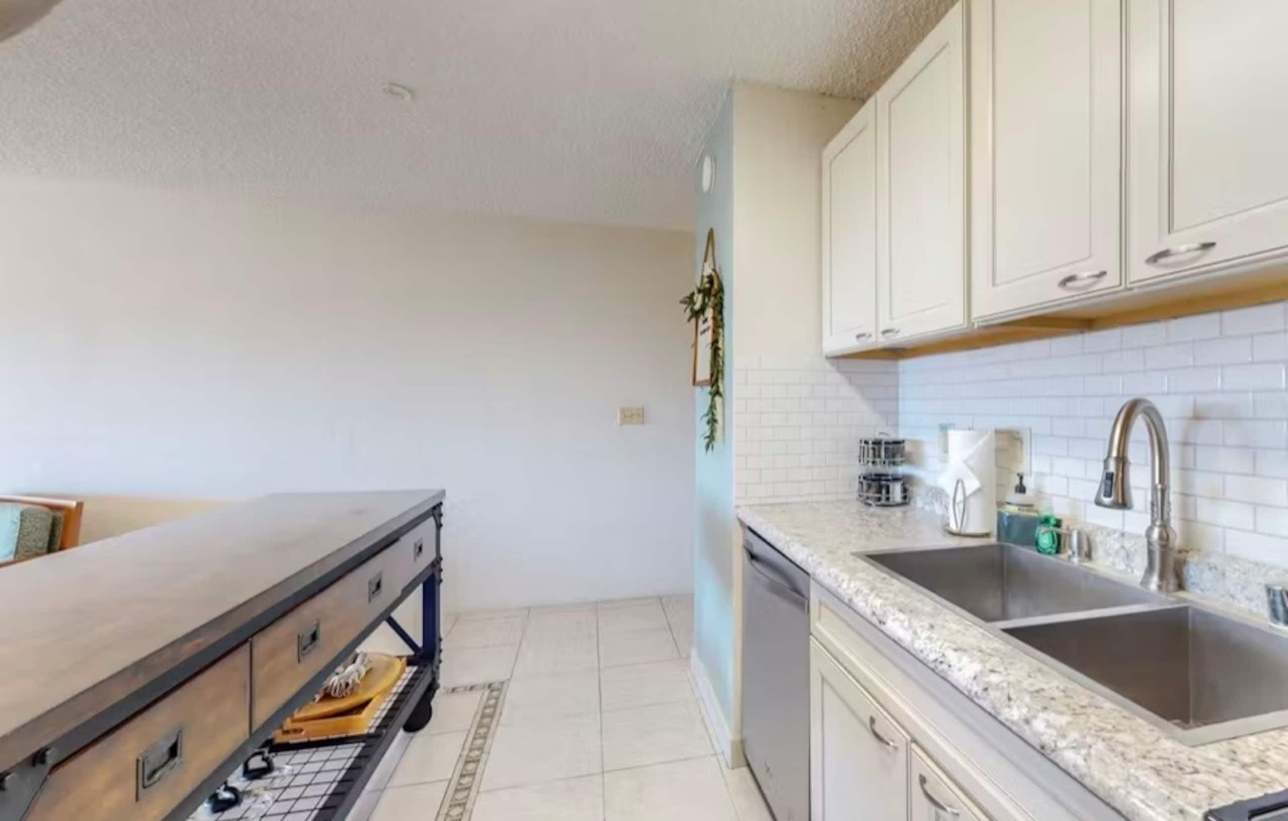 Condo in Kailua-Kona · ★4.73 · 1 bedroom · 1 bed · 1 bath - Image 4
