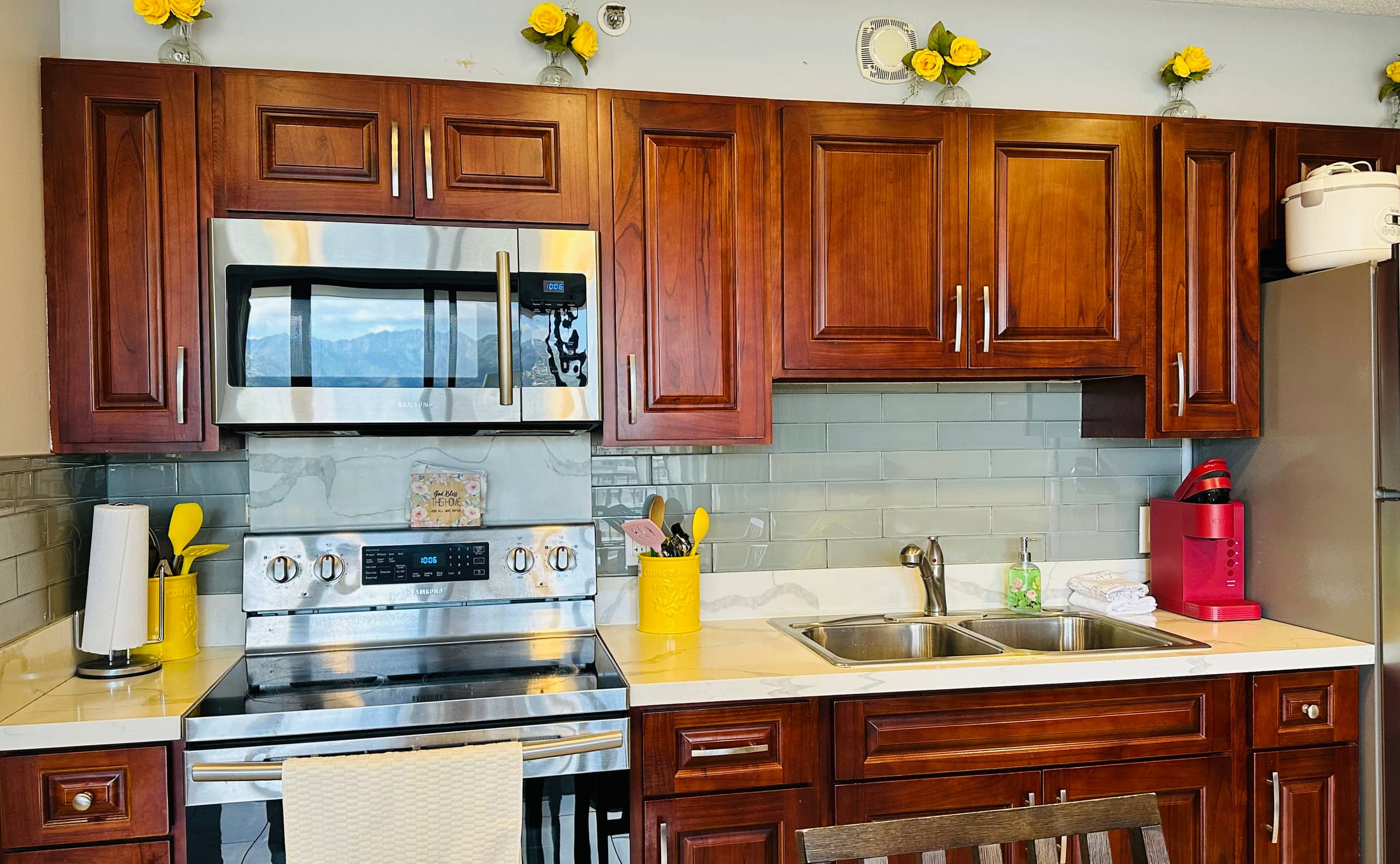 Condo in Honolulu · ★4.73 · 1 bedroom · 3 beds · 1 private bath - Image 5