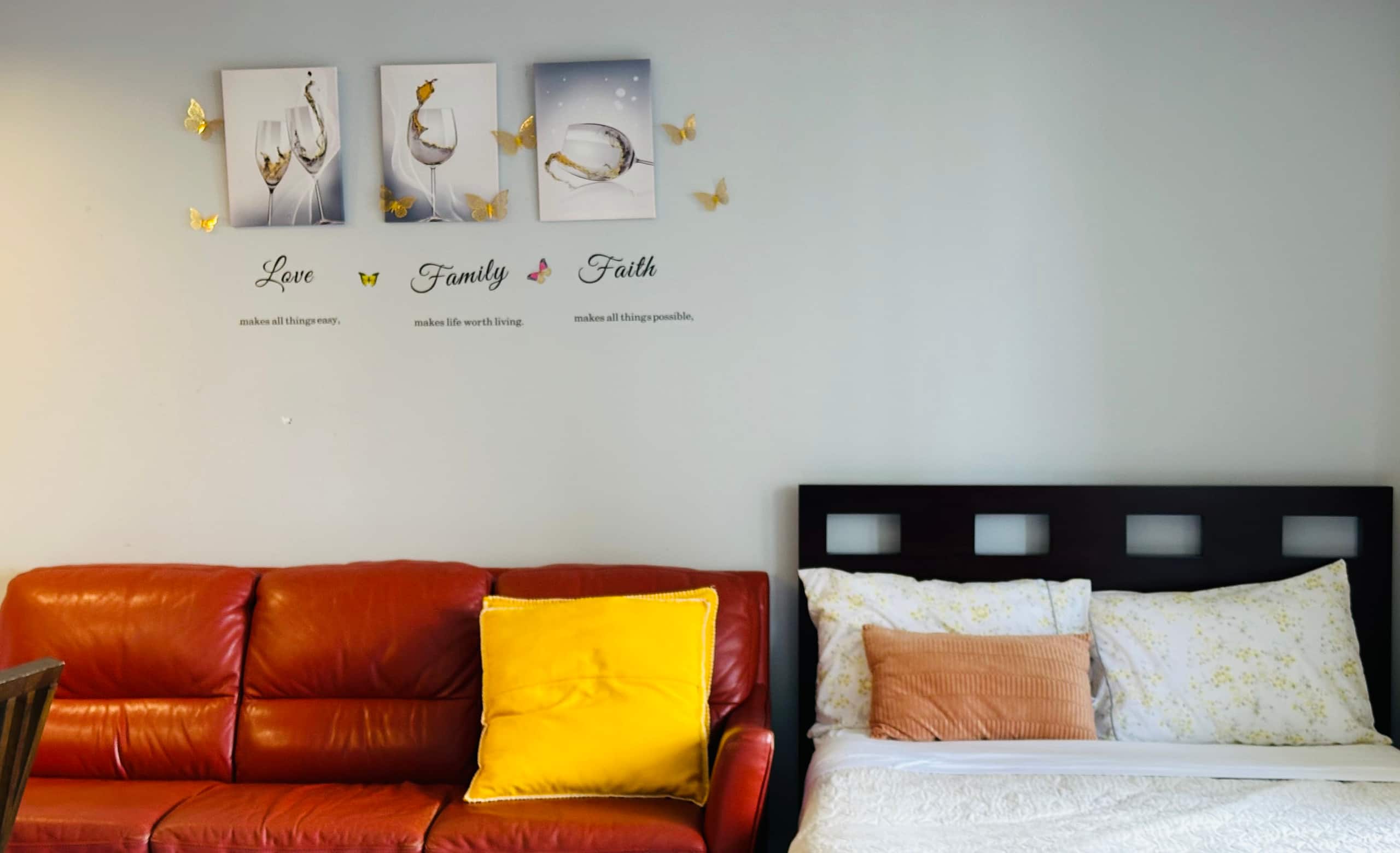 Condo in Honolulu · ★4.73 · 1 bedroom · 3 beds · 1 private bath - Image 2