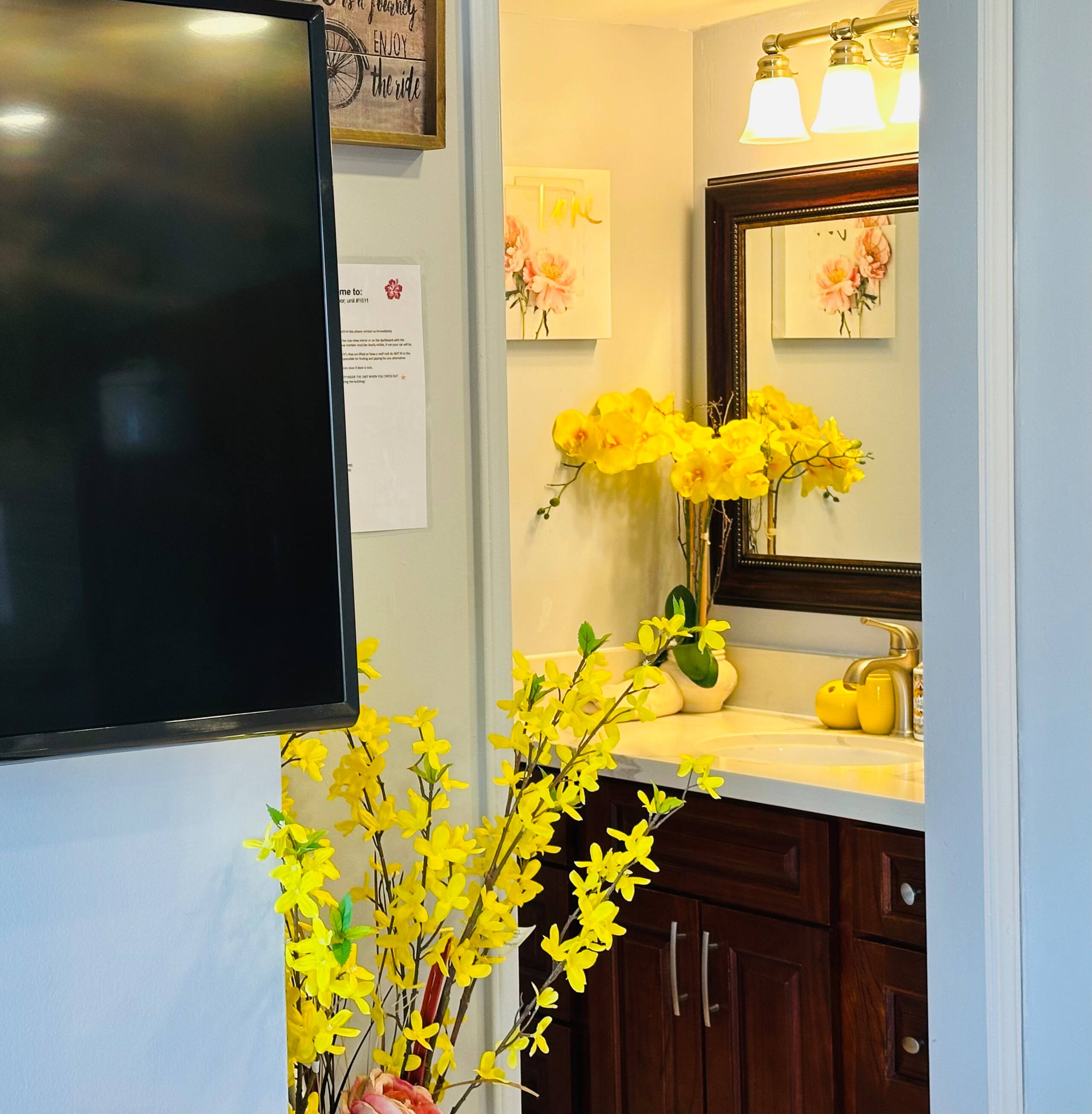 Condo in Honolulu · ★4.73 · 1 bedroom · 3 beds · 1 private bath - Image 6