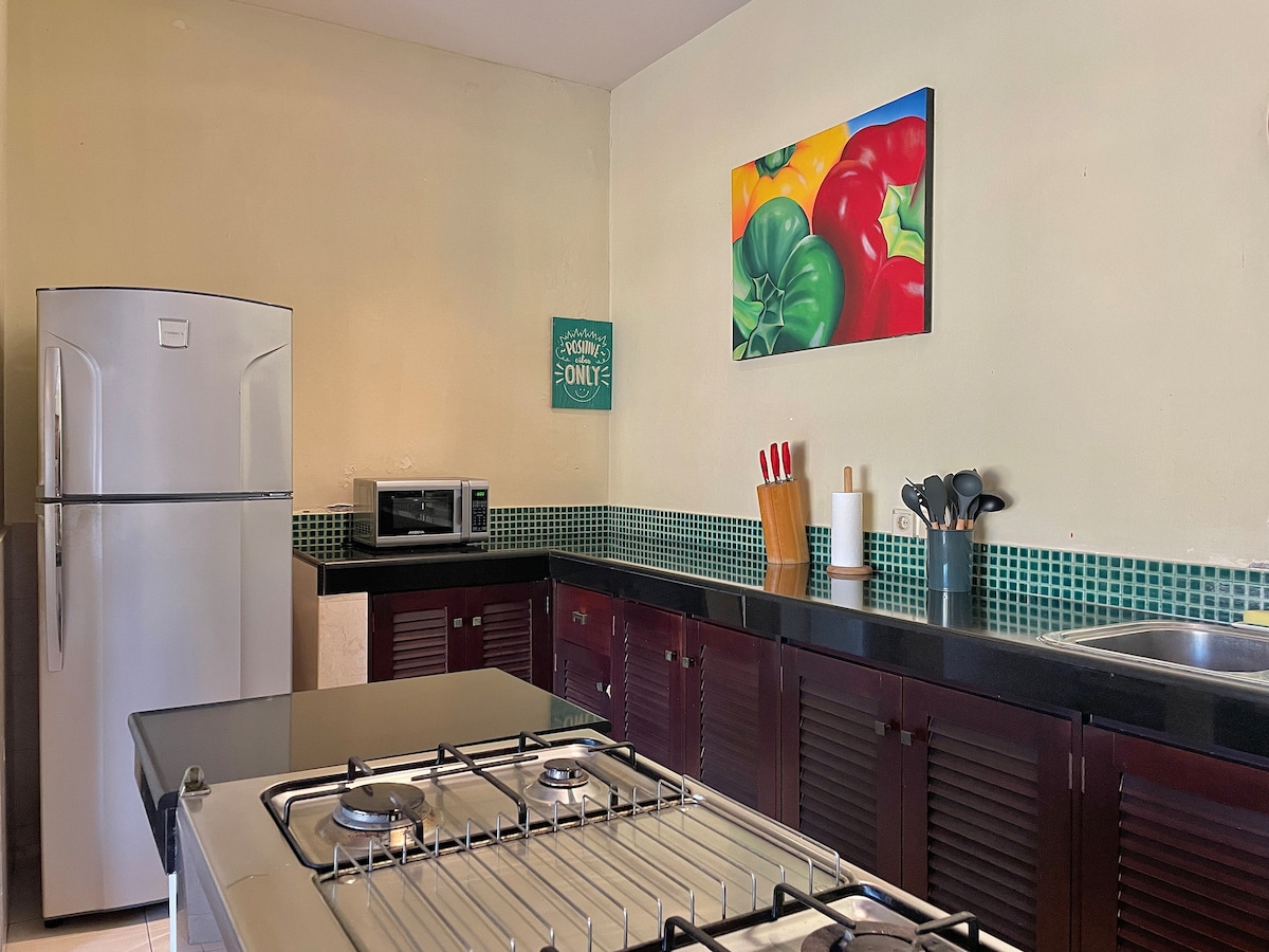 Villa in Denpasar Selatan · 3 bedrooms · 3 beds · 3.5 private baths, Airbnb karşılaştırması