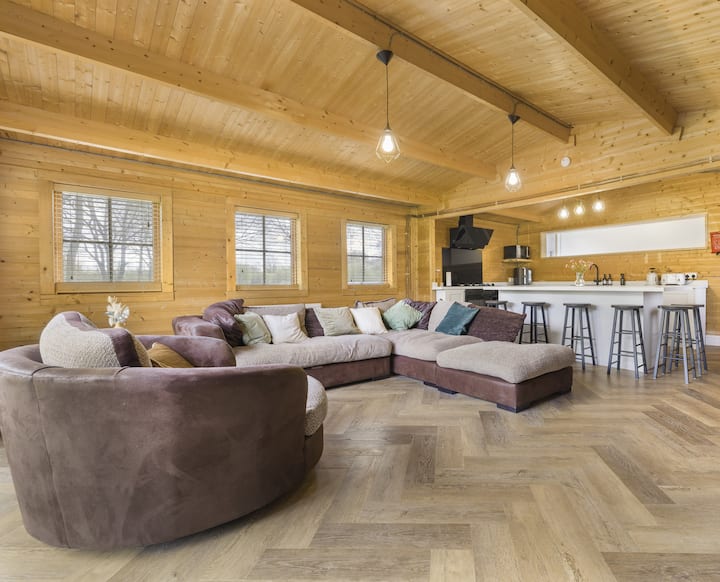 Countryside Cabin With Stables, Firepit & Cinema - Suffolk