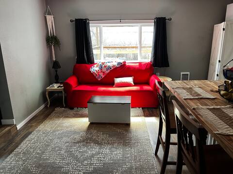 Quiet 1 bedroom Apartment