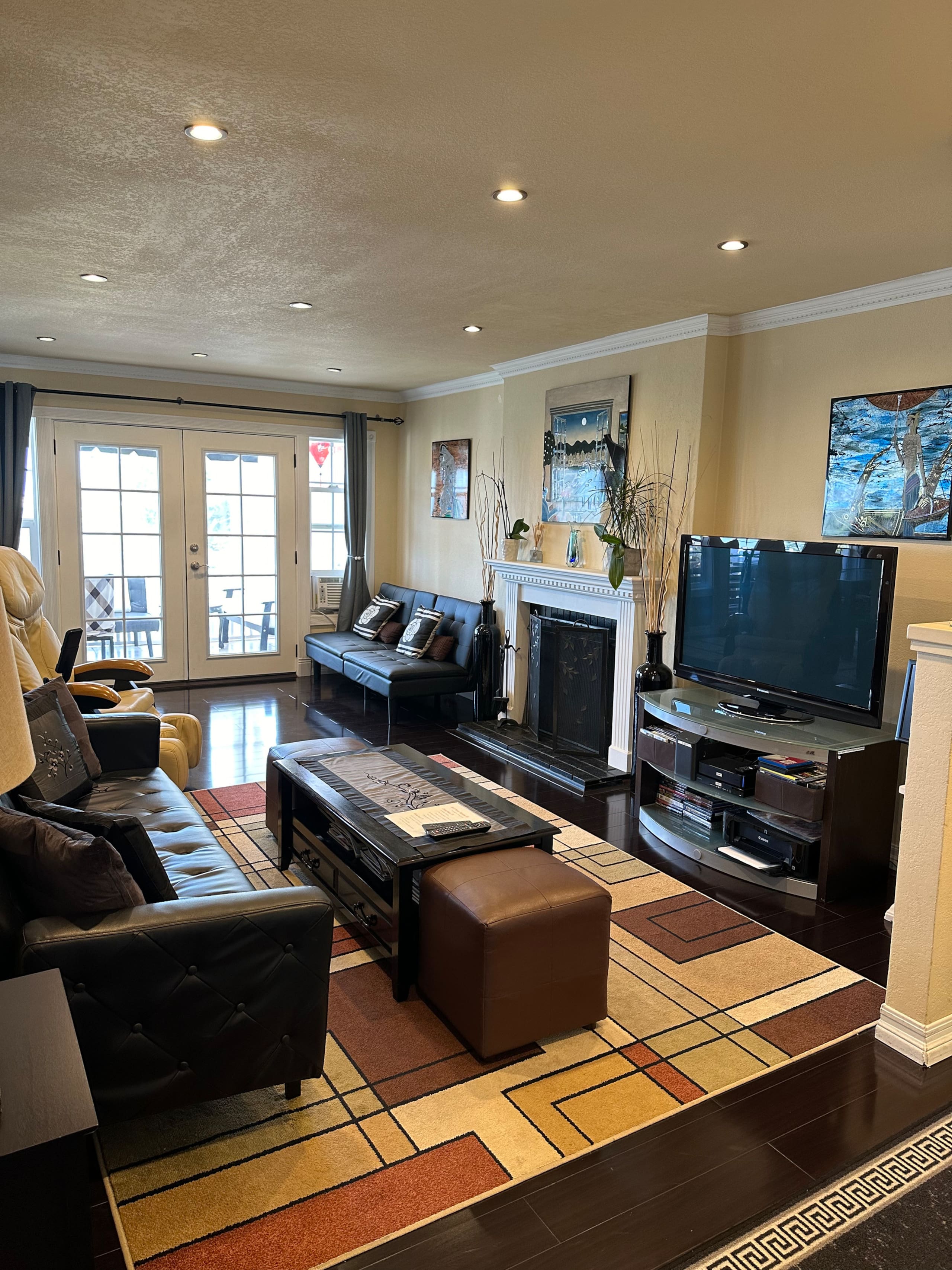 Home in San Francisco · ★4.93 · 3 bedrooms · 5 beds · 2 baths - Image 11