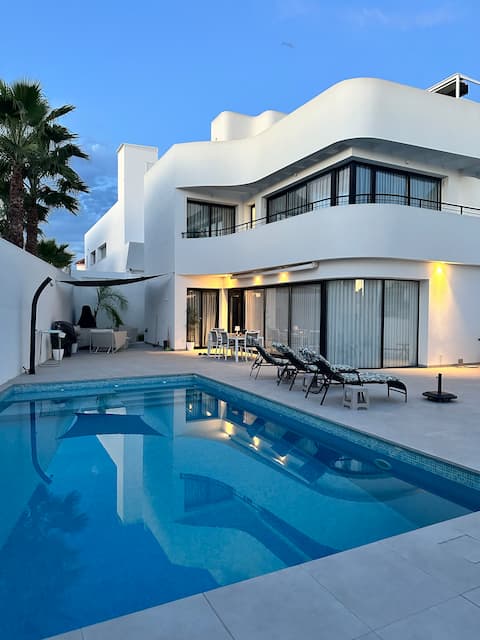 Casa Nina, a modern villa with a big private pool