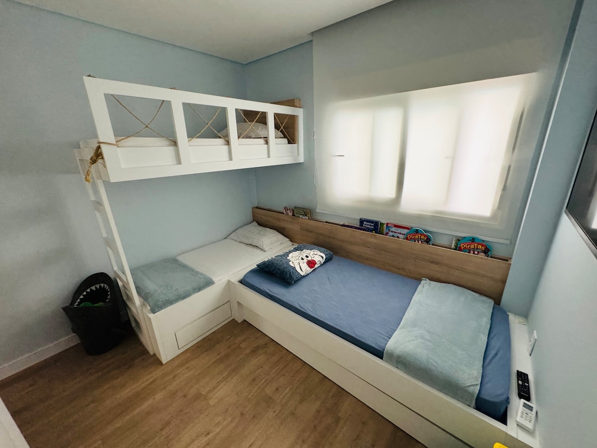 Schlafzimmer 2