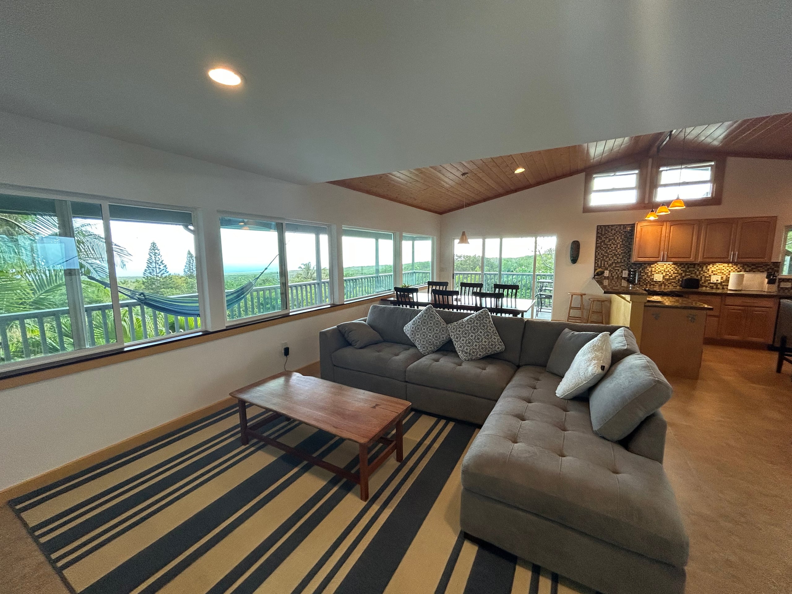 Hale Malulani, Ocean Views, Privacy, Entire Estate - Photo 2