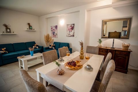Top performing Airbnb: House with a dream view in Grebastica Sibenik in Grebaštica