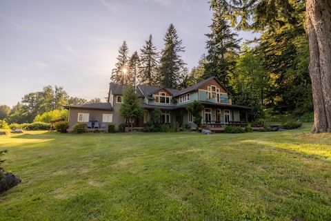Tahoma Canyon Home near Mt Rainier