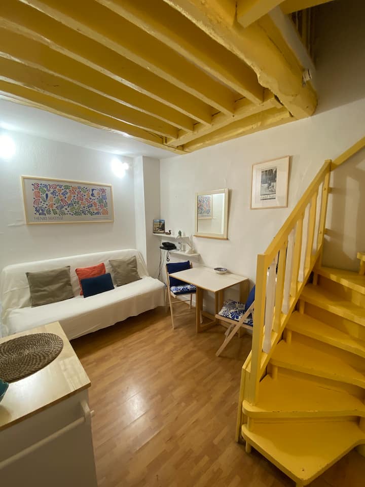 Rare Petit Duplex En Plein Cœur De Paris - Paris