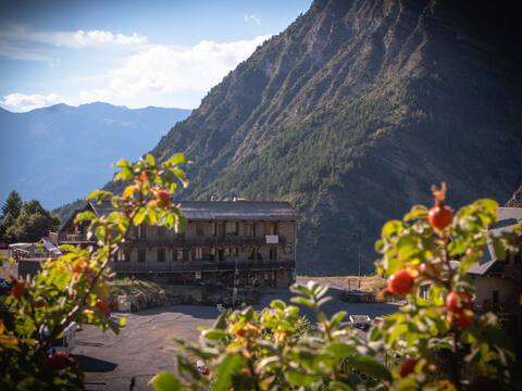 Apartment in mountain village: ski resort