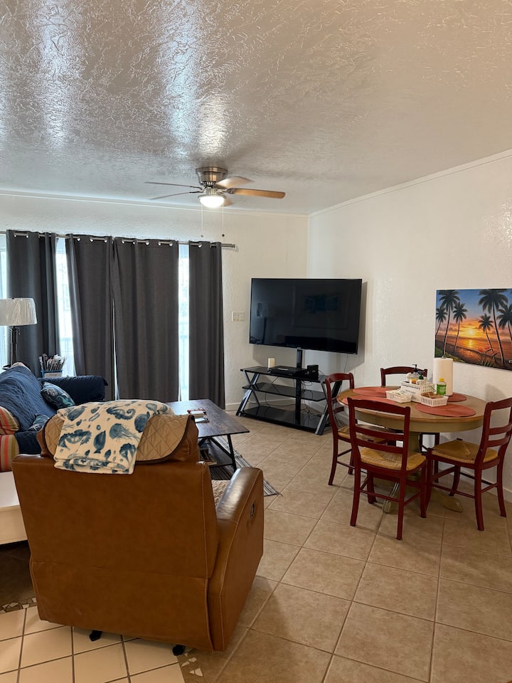 Okaloosa Island Beach Cond#2/small Pet/pool/grill - フォート・ウォルトン・ビーチ, FL