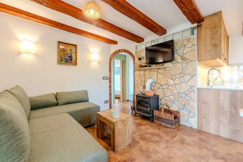 Top Airbnb: house for rent "Jadranka" in Grad Novalja