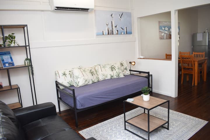 (Ls1) - Self Check In - Sleeps 5 - Close To City - Cairns