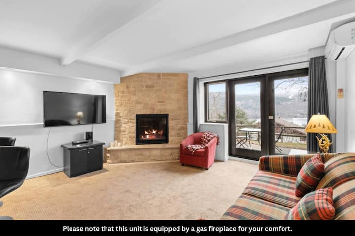 Classic Swiss Condo With Views Of Mont-tremblant - Mont-Tremblant