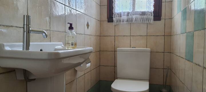Chambre Confortable Avec Petit-déjeuner - Bagnols-les-Bains