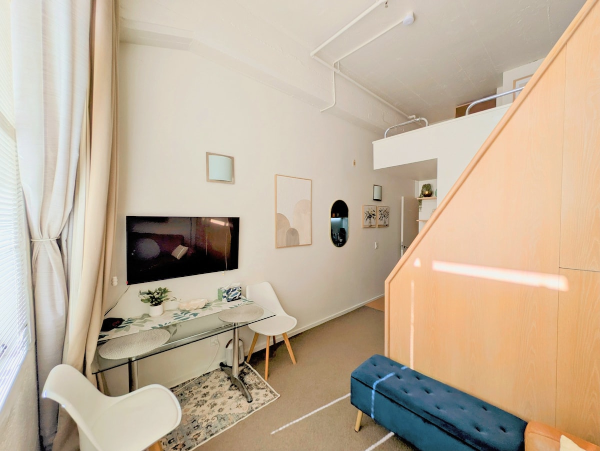 Top performing Airbnb: *Central City Stylish Loft* Free Unlimited Wifi in Auckland City Centre
