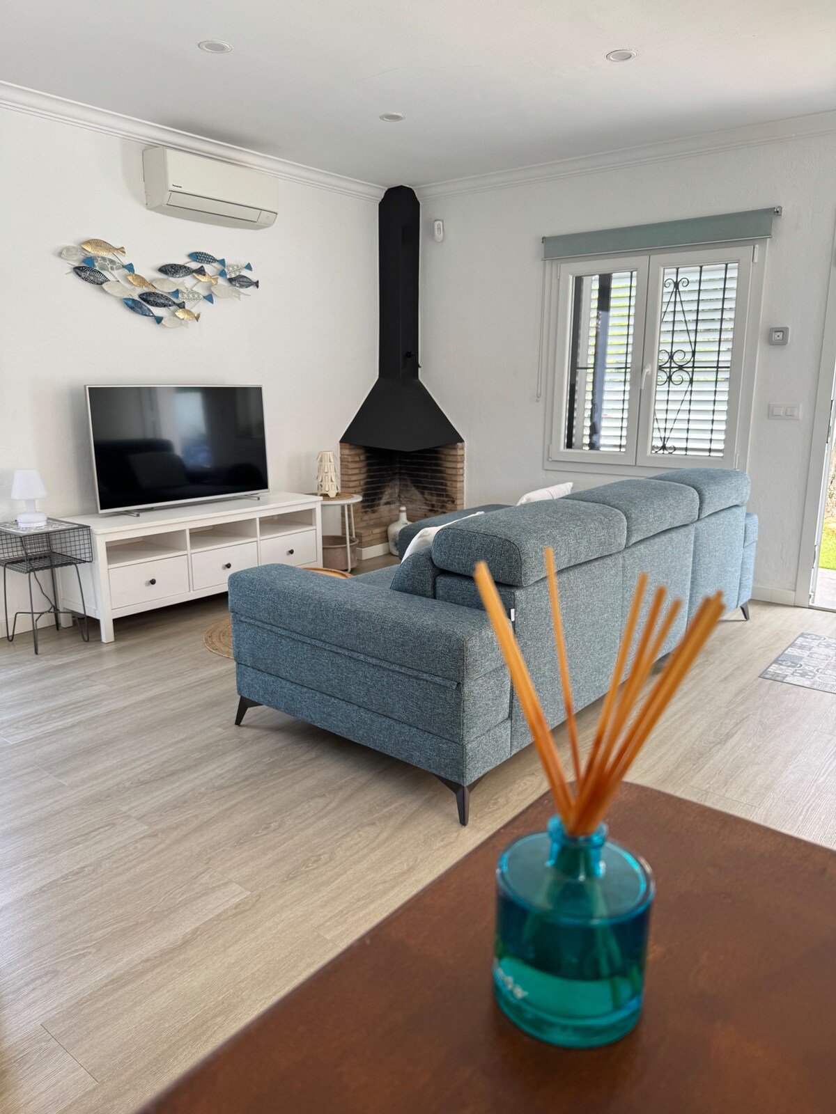 Successful Airbnb property: Sunny house, ground floor and private pool. in L'escala